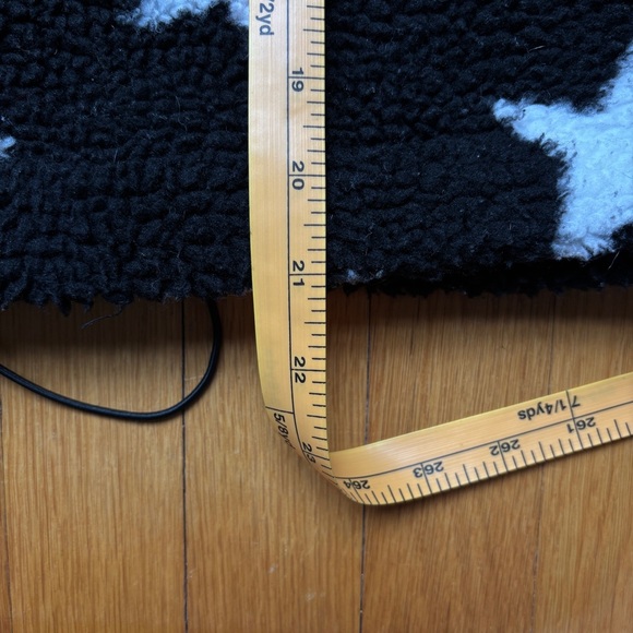 HYFVE Black & White Star Fleece Half Zip PullOver - Picture 10 of 12